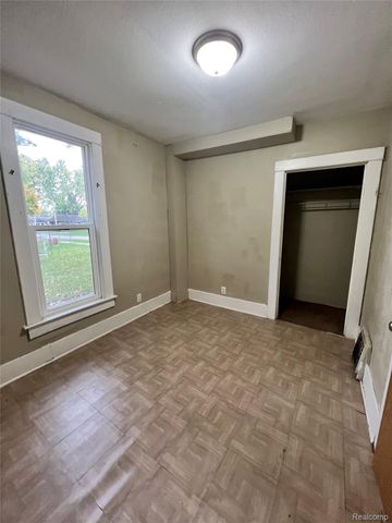 1720 N Oakley Street, Saginaw, MI 48602