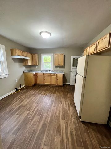 1720 N Oakley Street, Saginaw, MI 48602