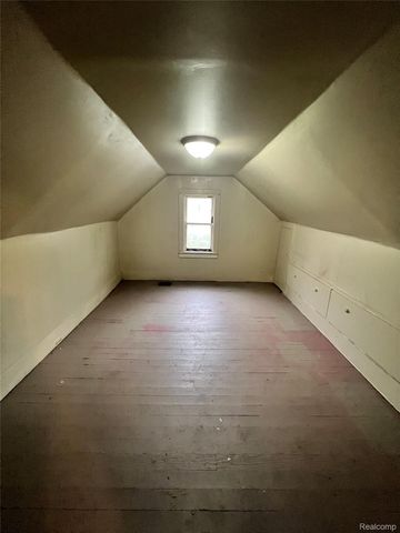 1720 N Oakley Street, Saginaw, MI 48602