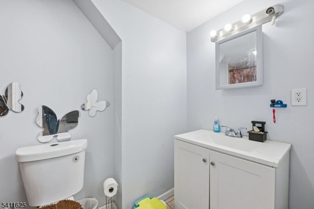 38 Mapes Ave, Newark City, NJ 07112