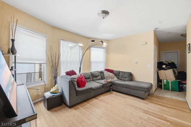 38 Mapes Ave, Newark City, NJ 07112