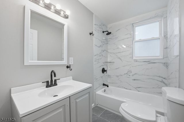 38 Mapes Ave, Newark City, NJ 07112