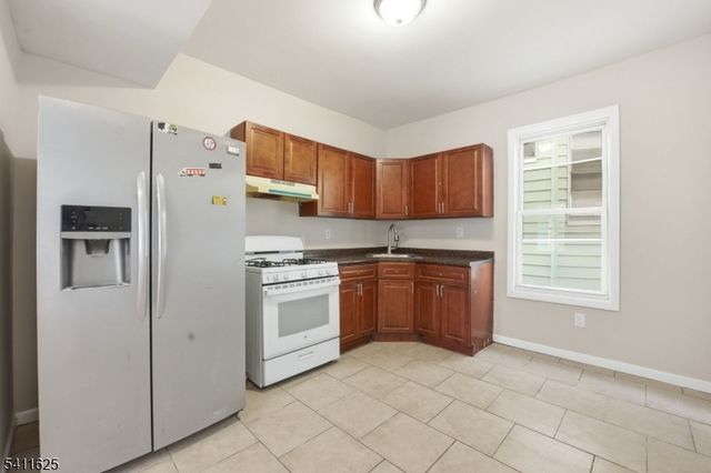 38 Mapes Ave, Newark City, NJ 07112