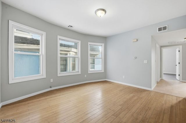 38 Mapes Ave, Newark City, NJ 07112