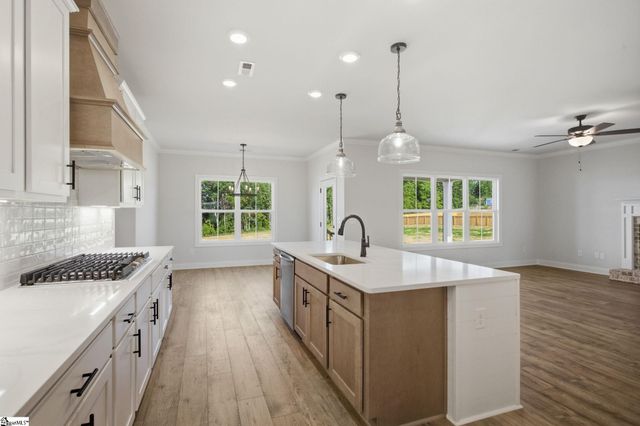 93 Boggs Road, Pelzer, SC 29669