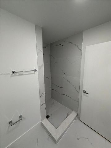 32 NW 14th Ave 302, Miami, FL 33125