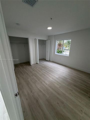 32 NW 14th Ave 302, Miami, FL 33125