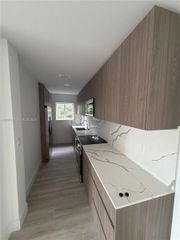 32 NW 14th Ave 302, Miami, FL 33125