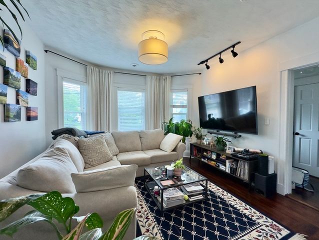 85 Winthrop St 85, Medford, MA 02155