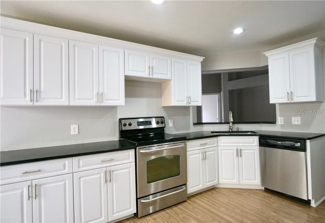 1113 BLOOM HILL AVENUE, Valrico, FL 33596