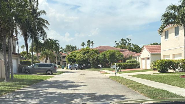 3130 Sunset Circle, Margate, FL 33063