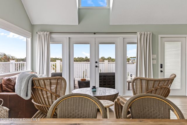 17 Vip Island A, Grant, FL 32949