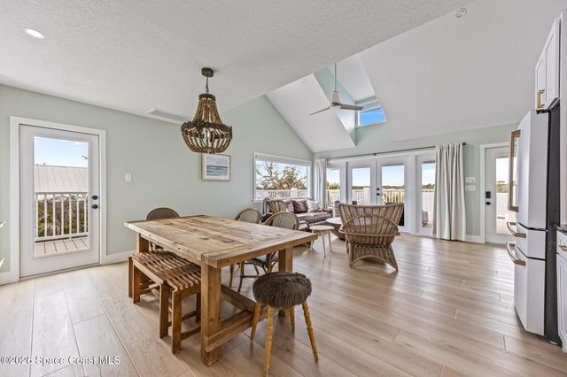 17 Vip Island A, Grant, FL 32949