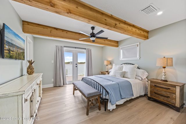 17 Vip Island A, Grant, FL 32949