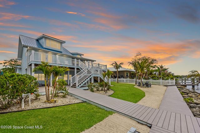 17 Vip Island A, Grant, FL 32949