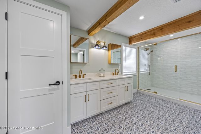 17 Vip Island A, Grant, FL 32949