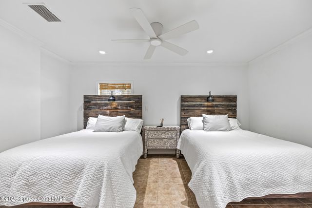 17 Vip Island A, Grant, FL 32949
