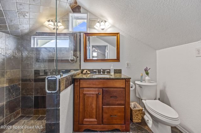 17 Vip Island A, Grant, FL 32949
