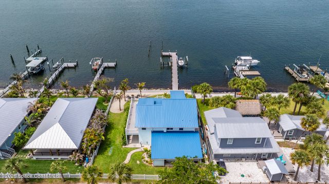 17 Vip Island A, Grant, FL 32949