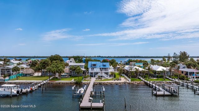 17 Vip Island A, Grant, FL 32949