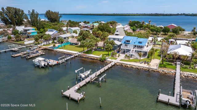 17 Vip Island A, Grant, FL 32949