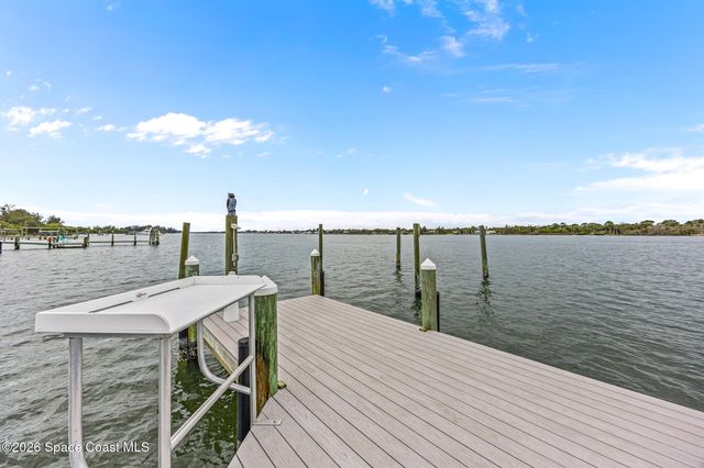 17 Vip Island A, Grant, FL 32949