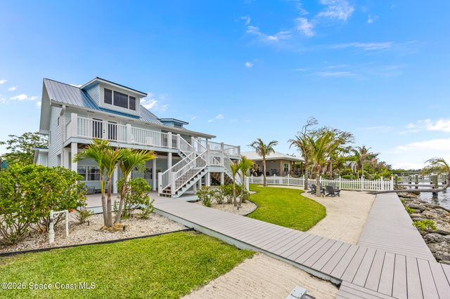 17 Vip Island A, Grant, FL 32949