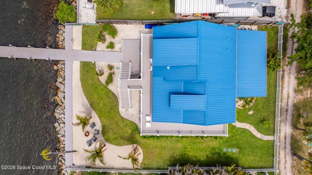 17 Vip Island A, Grant, FL 32949