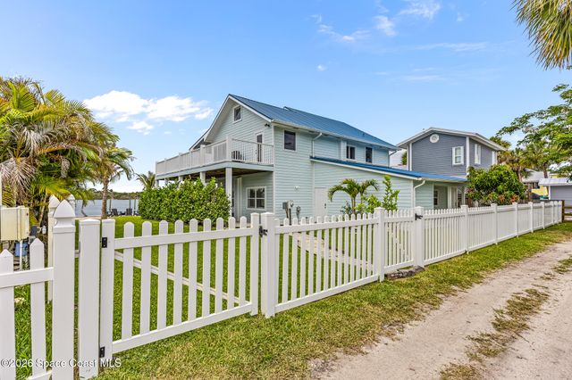 17 Vip Island A, Grant, FL 32949