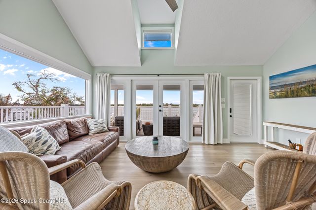 17 Vip Island A, Grant, FL 32949