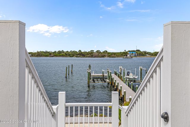 17 Vip Island A, Grant, FL 32949