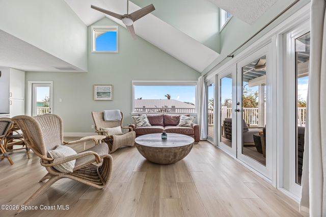 17 Vip Island A, Grant, FL 32949