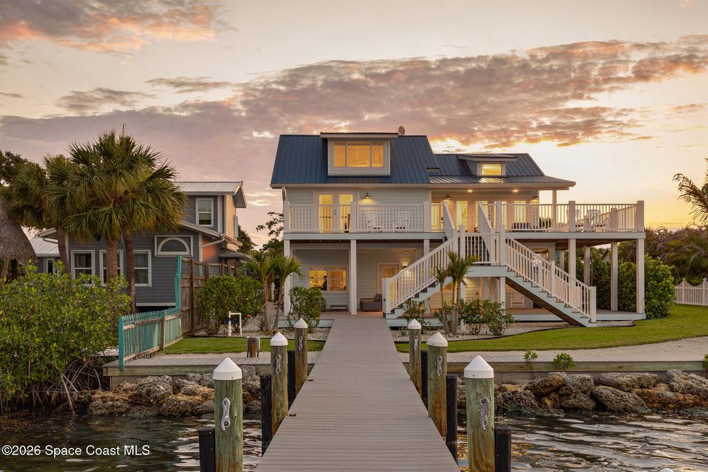 17 Vip Island A, Grant, FL 32949