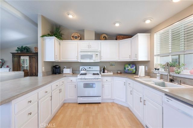 10681 Oak, Los Alamitos, CA 90720