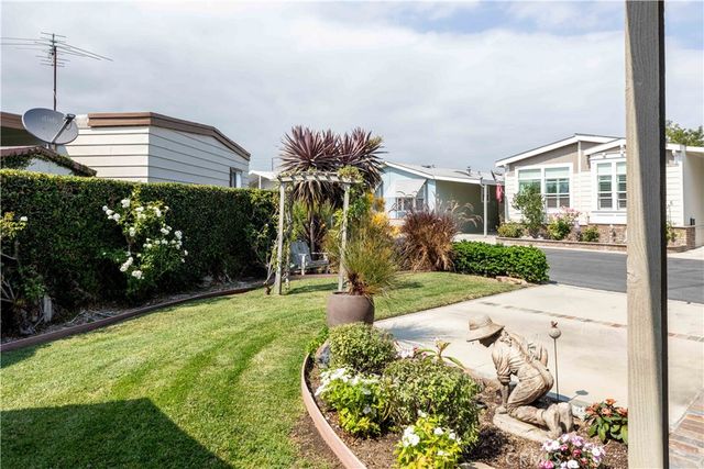 10681 Oak, Los Alamitos, CA 90720
