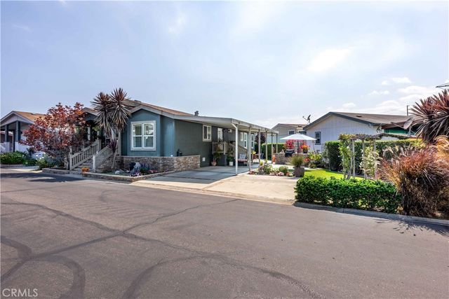 10681 Oak, Los Alamitos, CA 90720