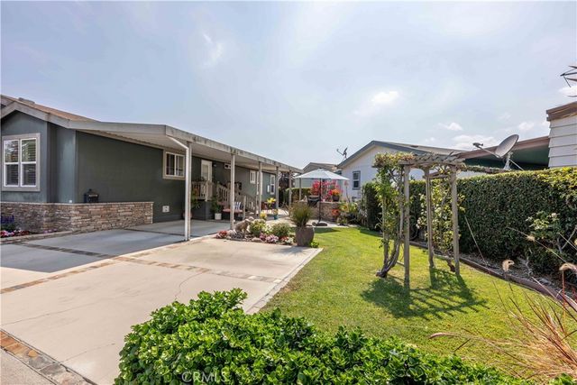 10681 Oak, Los Alamitos, CA 90720