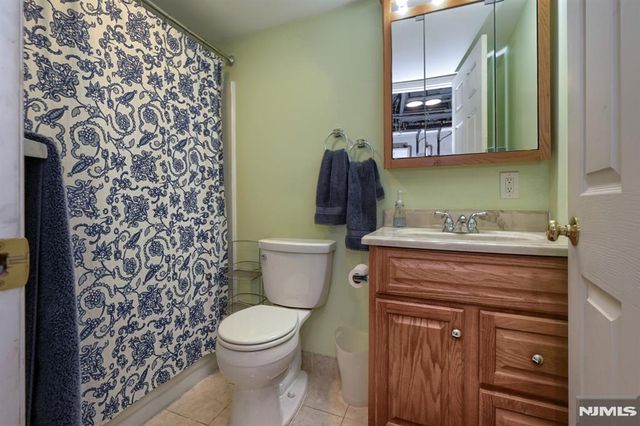 30 Heather Lane, Bloomingdale, NJ 07403
