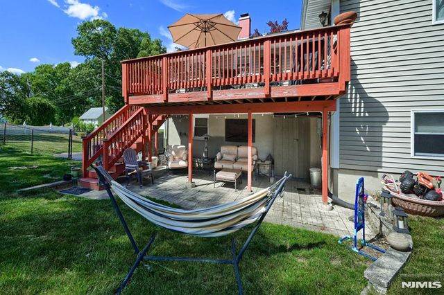 30 Heather Lane, Bloomingdale, NJ 07403