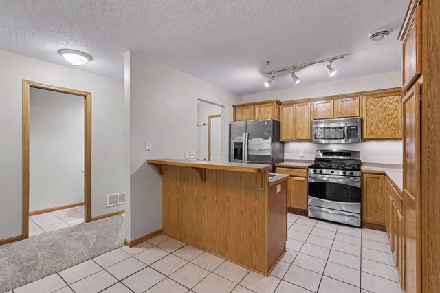 6125 32nd Avenue N, Crystal, MN 55422