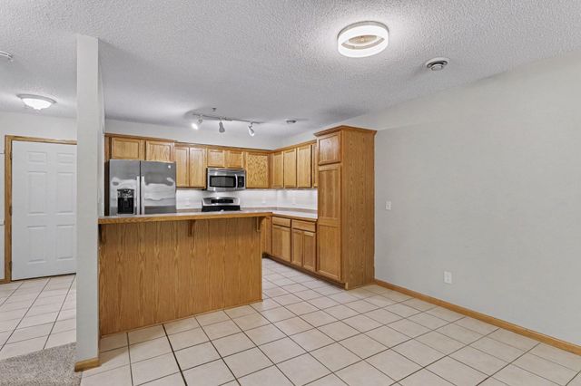 6125 32nd Avenue N, Crystal, MN 55422