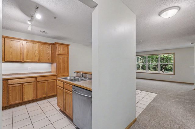 6125 32nd Avenue N, Crystal, MN 55422
