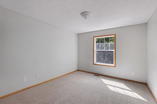 6125 32nd Avenue N, Crystal, MN 55422