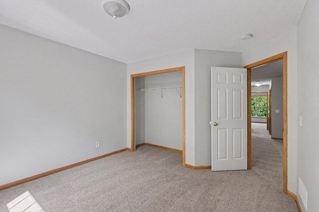 6125 32nd Avenue N, Crystal, MN 55422
