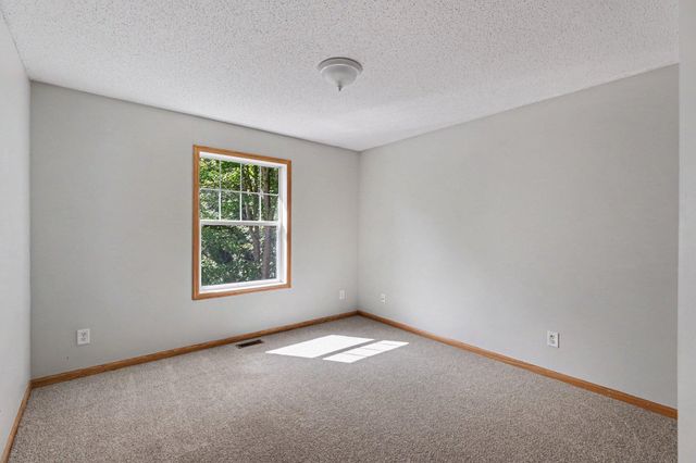 6125 32nd Avenue N, Crystal, MN 55422