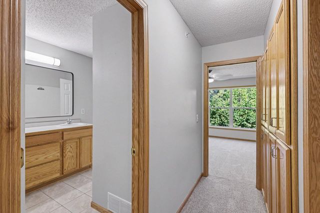 6125 32nd Avenue N, Crystal, MN 55422