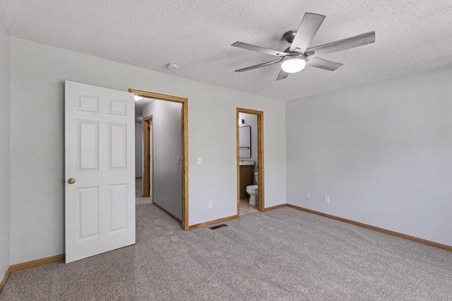 6125 32nd Avenue N, Crystal, MN 55422