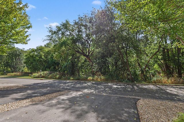 6125 32nd Avenue N, Crystal, MN 55422