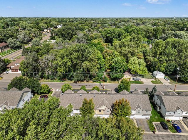 6125 32nd Avenue N, Crystal, MN 55422