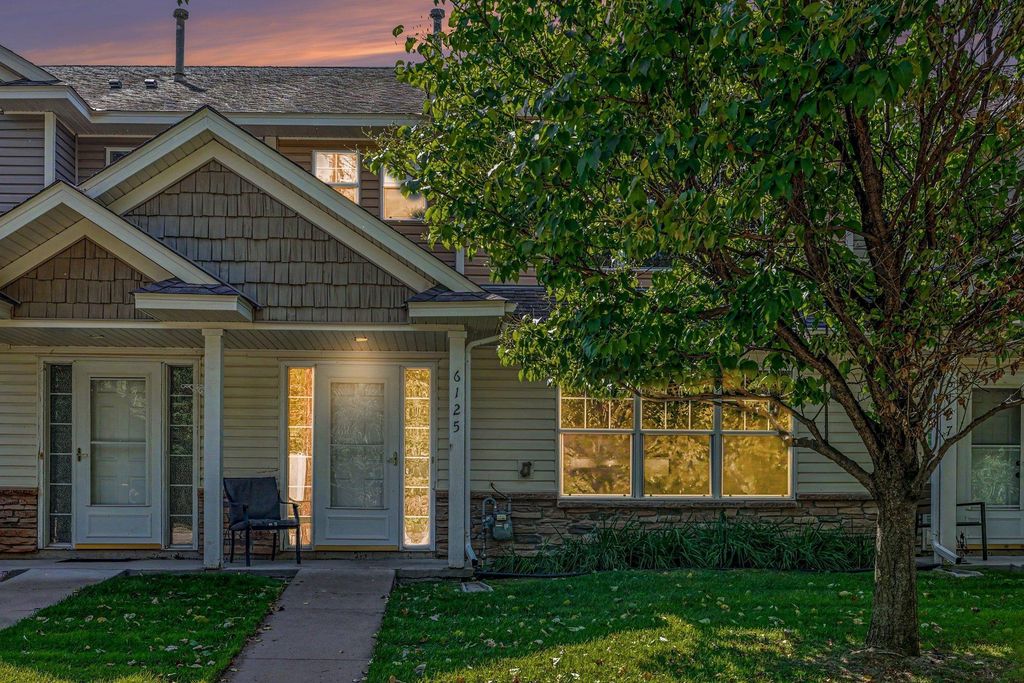 6125 32nd Avenue N, Crystal, MN 55422